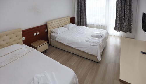 Habitación triple estándar, vistas a la ciudad