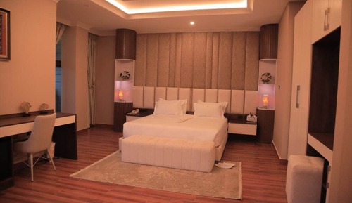 Habitación doble, balcón, vistas a la ciudad