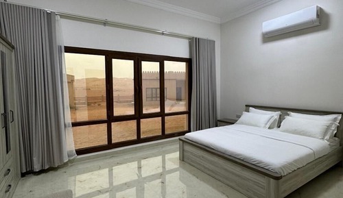 Suite clásica, vistas al desierto