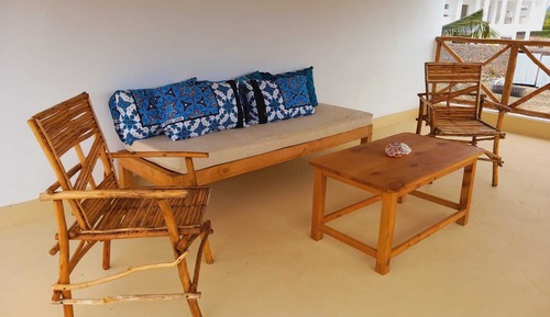 Habitación triple Confort, vistas a la piscina, en una planta alta