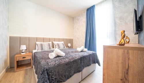 Apartamento de lujo, patio, vistas al mar