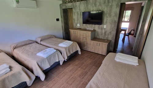 Cabaña familiar, balcón, vistas al río