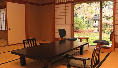 Suite familiar, bañera de hidromasaje, vistas al jardín