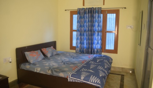 Habitación Confort con 1 cama doble o 2 individuales