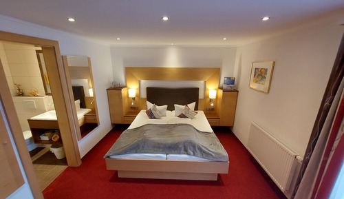 Habitación económica doble, 1 cama de matrimonio, balcón, vistas al valle