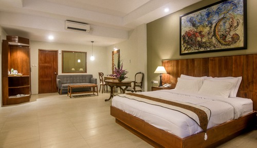 Suite Elite, vistas a la piscina