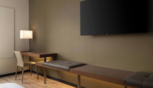 Habitación estándar, 2 camas de matrimonio, no fumadores (Mobility/Hearing Access, Roll-in Shwr)