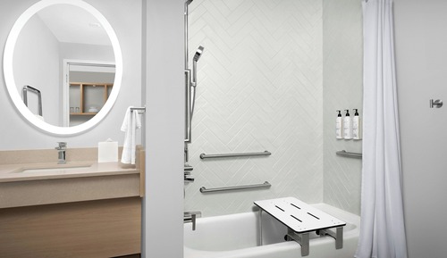 Estudio, 1 cama de matrimonio grande con sofá cama, no fumadores (Mobility/Hearing Accessible, Tub)