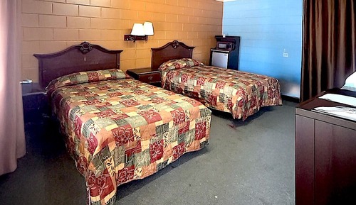 Habitación básica con 1 cama doble o 2 individuales