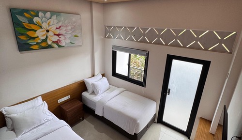 Habitación superior, balcón, vistas al jardín