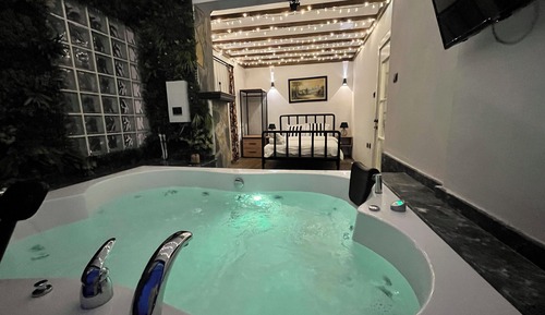 Villa familiar, piscina privada, vistas a la montaña