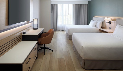 Habitación, 2 camas de matrimonio, bañera accesible