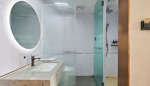 Habitación Confort con 1 cama doble o 2 individuales