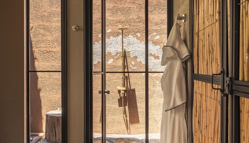 Suite Confort, 1 cama de matrimonio grande, terraza, vistas al jardín