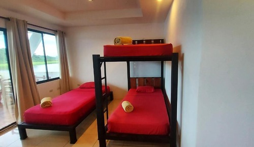 Habitación familiar, vistas a la laguna