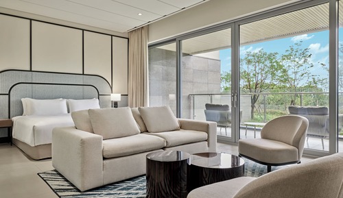 Hill Studio Suite Garden View King