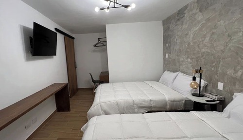 Apartamento, 6 habitaciones, balcón, vistas a la ciudad