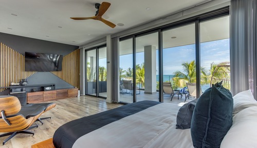 Royal Luxury Jr. Master Bedroom Suite (Lock Off), Balcony, Sea View