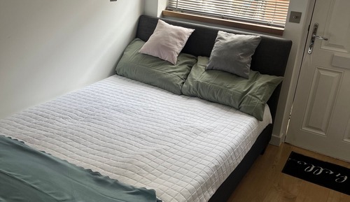 Apartamento, varias habitaciones, patio, vistas a la ciudad