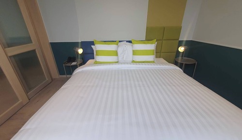 Studio Suite with Shower