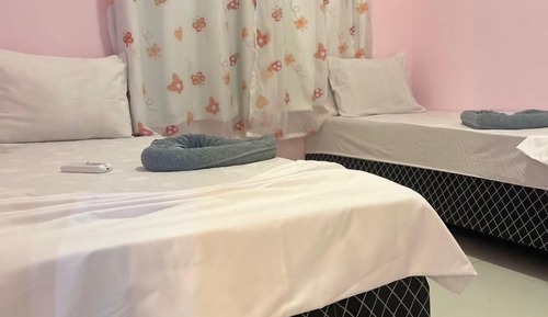 Casa, 2 habitaciones, cocina básica