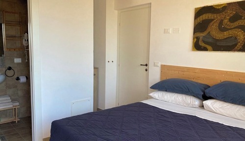 Habitación Confort con 1 cama doble o 2 individuales