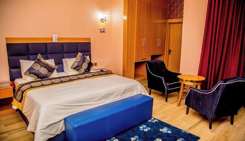 Apartamento económico, balcón, vistas a la ciudad