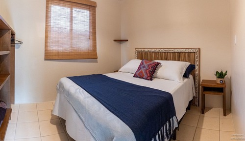 Casa de diseño, cocina, vistas al jardín