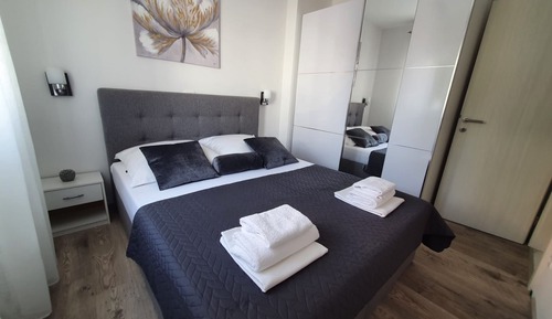 Apartamento (Two Bedroom Apartment with Terrace)