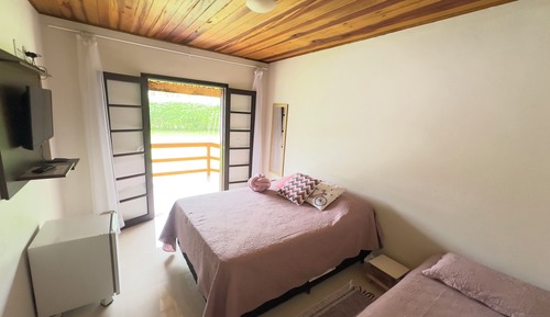 Habitación triple, vistas al jardín