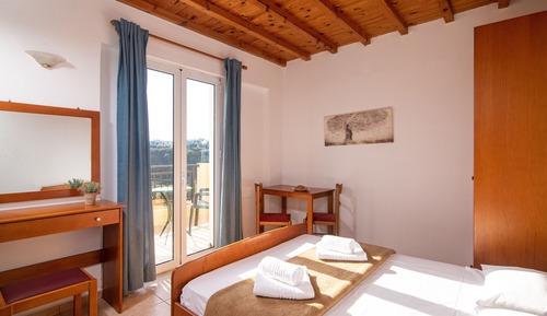 Studio with Garden or Pool View