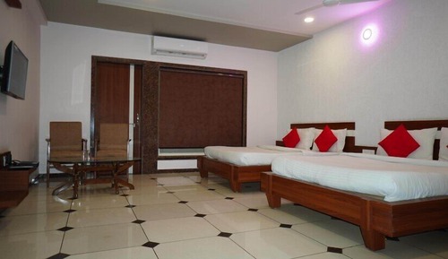 Habitación clásica con 2 camas individuales, 2 camas de matrimonio, Aire acondicionado