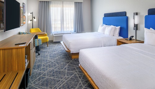 Habitación, 2 camas de matrimonio, frigorífico y microondas