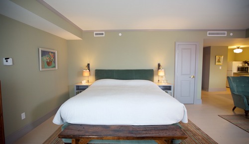Extended Stay Suite, 1 King Bed, Refrigerator & Microwave