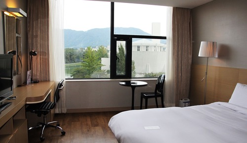 Habitación Grand doble, vistas a la ciudad, junto al lago