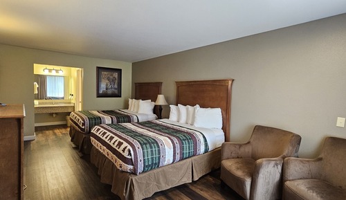 Habitación Deluxe, 2 camas de matrimonio, frigorífico y microondas (2 Queen Beds-Non Smoking)