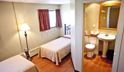 Habitación con 2 camas individuales, 2 camas individuales, baño privado