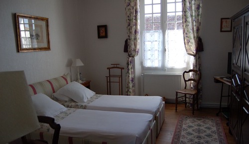 Habitación Confort con 1 cama doble o 2 individuales, vistas a la ciudad