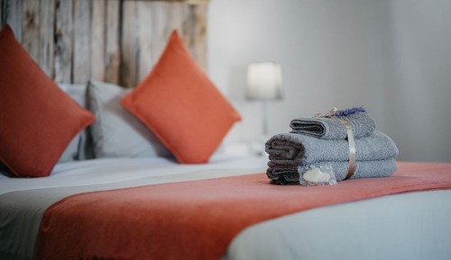 Habitación doble (Honeybadger)