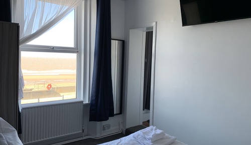 Habitación doble, 1 cama doble, baño privado, vistas al mar