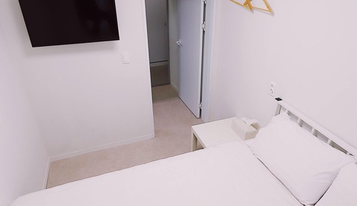 Habitación individual, baño privado (Self Check-In after 6PM)