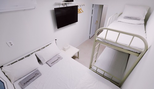 Habitación familiar, baño privado (Self Check-In after 6PM)