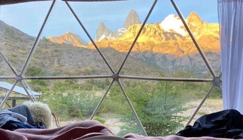 Habitación superior con 1 cama doble o 2 individuales, vistas a la montaña