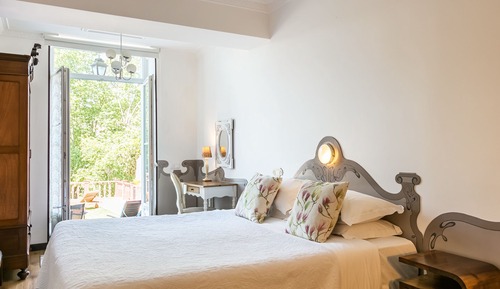 Habitación superior con 1 cama doble o 2 individuales