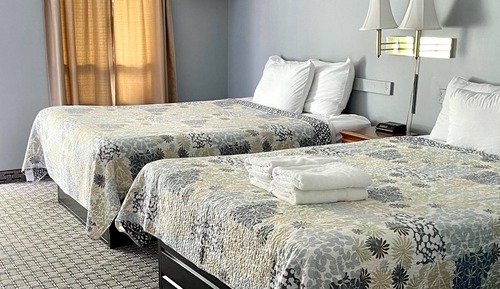 Habitación Deluxe doble, 2 camas de matrimonio, vistas a la piscina (2nd floor)