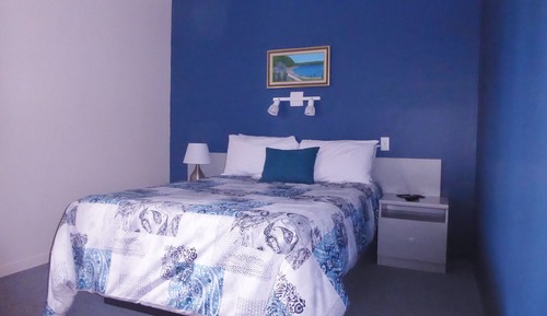 Habitación doble, cocina básica