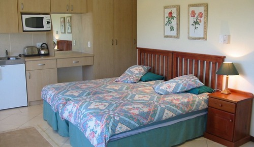 MOUNTAIN SUITE,2 single beds,bath,shower