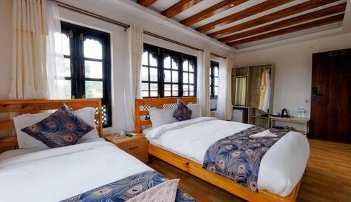 Habitación de lujo con 1 cama doble o 2 individuales, vistas a la colina