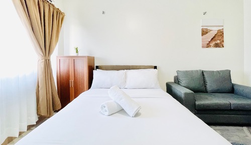 Estudio familiar, 1 cama de matrimonio con sofá cama, balcón, junto a la piscina
