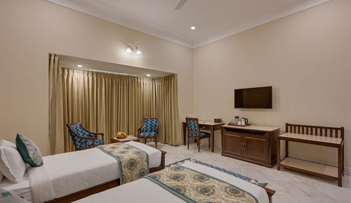 Habitación panorámica doble, 1 cama de matrimonio grande, vistas a la montaña